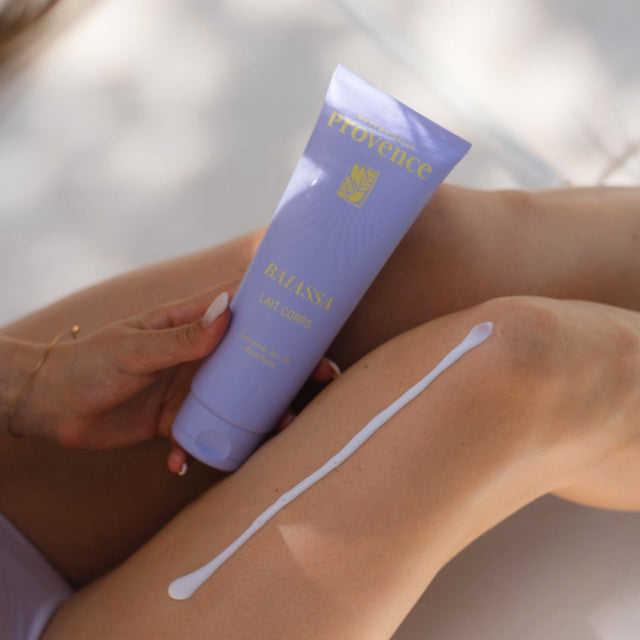 Lait hydratant corps lavande et angélique, formule naturelle et apaisante, par Mademoiselle Provence